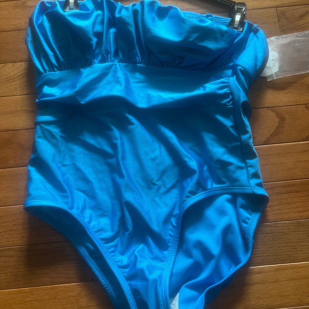 Women’s Turquoise/Blue Swim Sz Medium-new
